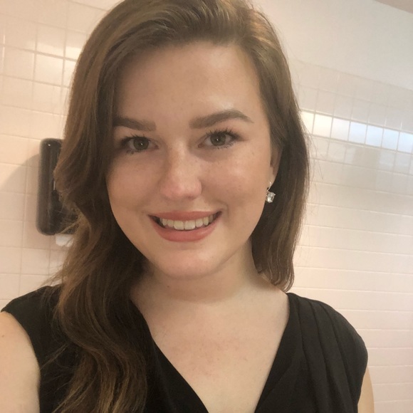 Meet your Posher, Rachel :) - Picture 2 of 2